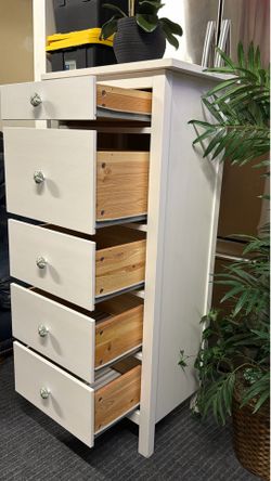 IKEA Hemnes Solid Pine Wood 5-Drawer Lingerie Chest. Delivery Available 🚚.