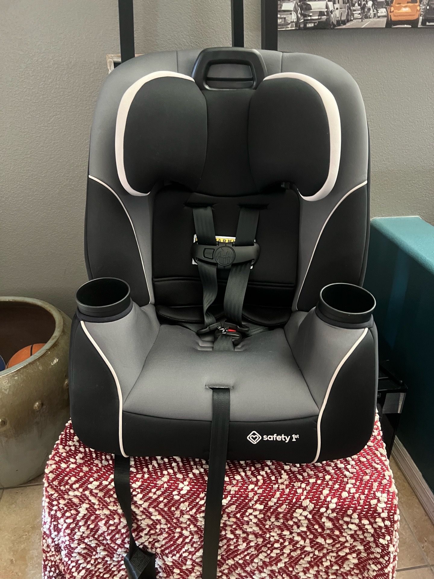 New Saftey 1st Grow and Go All in one slim convertible car seat.
