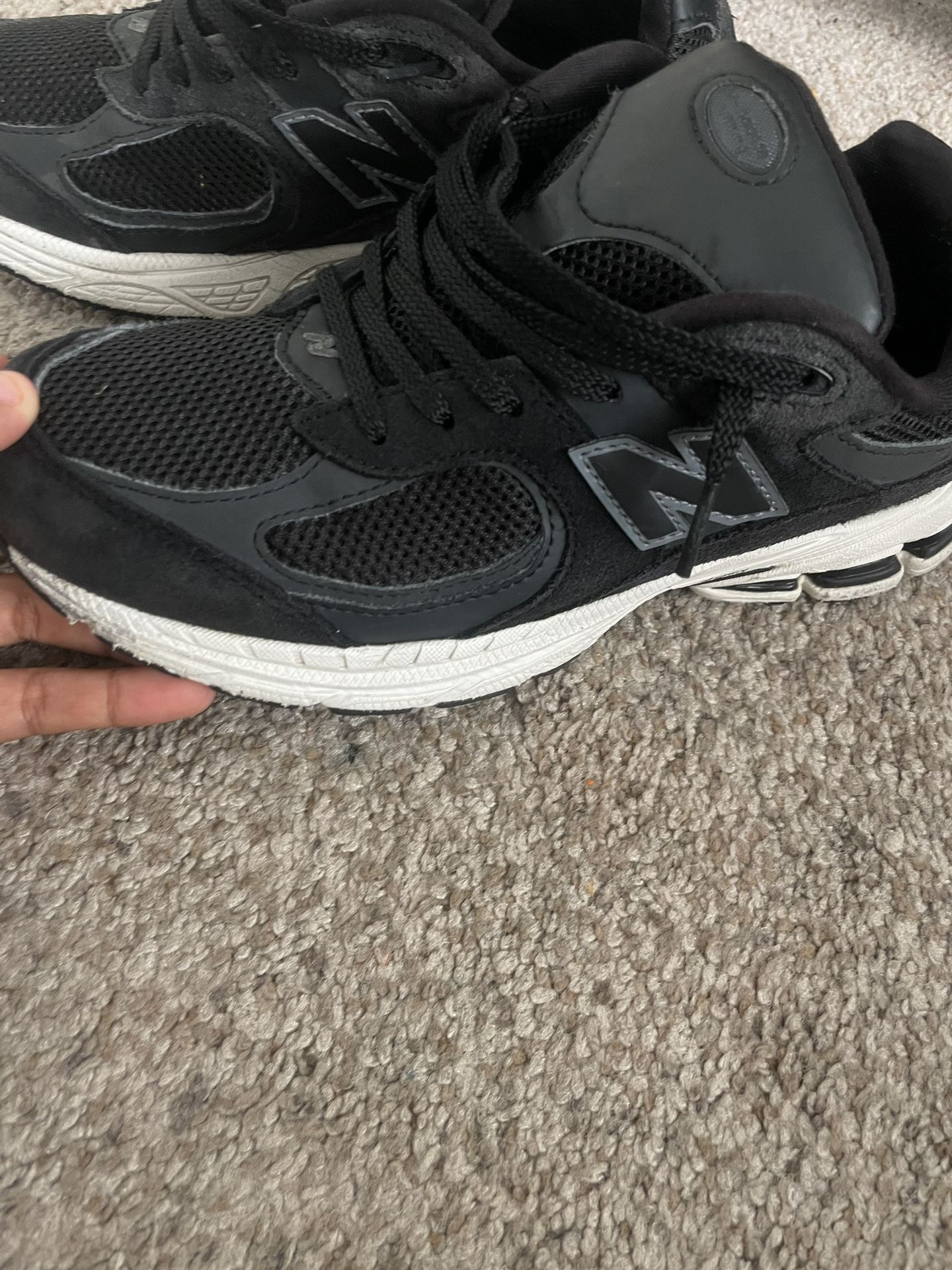 New Balances All Black Size 4'5y