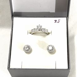 Brand New Cz Diamonds Set In A Silver Engagement Ring Size 7.5 with matching diamond silver earrings