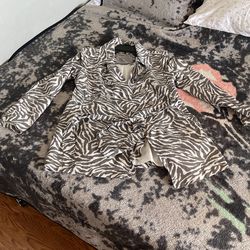 Wear Few Times Brand GUESS SZ L