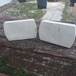 Klipsch KIO-650 Outdoor Indoor All-Weather Speakers White (Pair) & Brackets