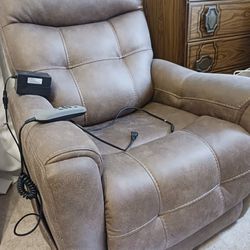  Lift Chair (Electric)