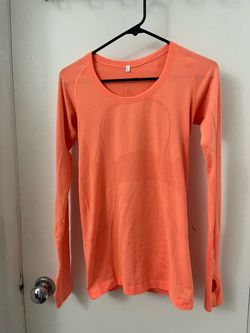 Lululemon swiftly Tech Long sleeve, size 6