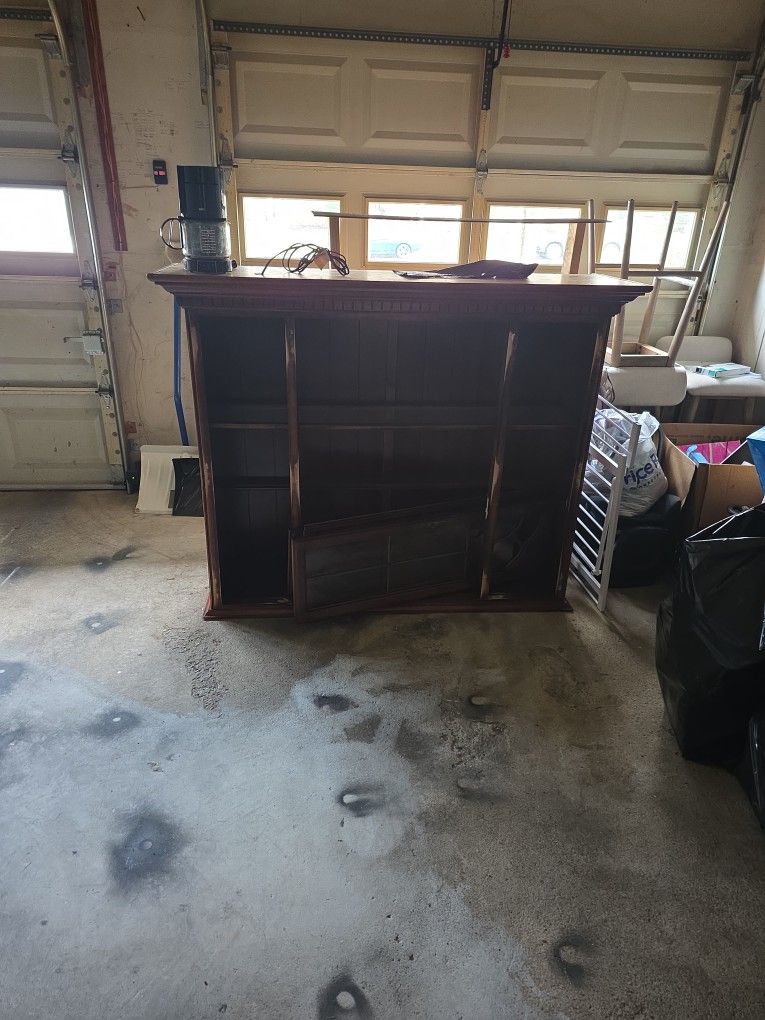 WOOD CABINET COMES WITH LIGHTS ALREADY INSTALLED. 