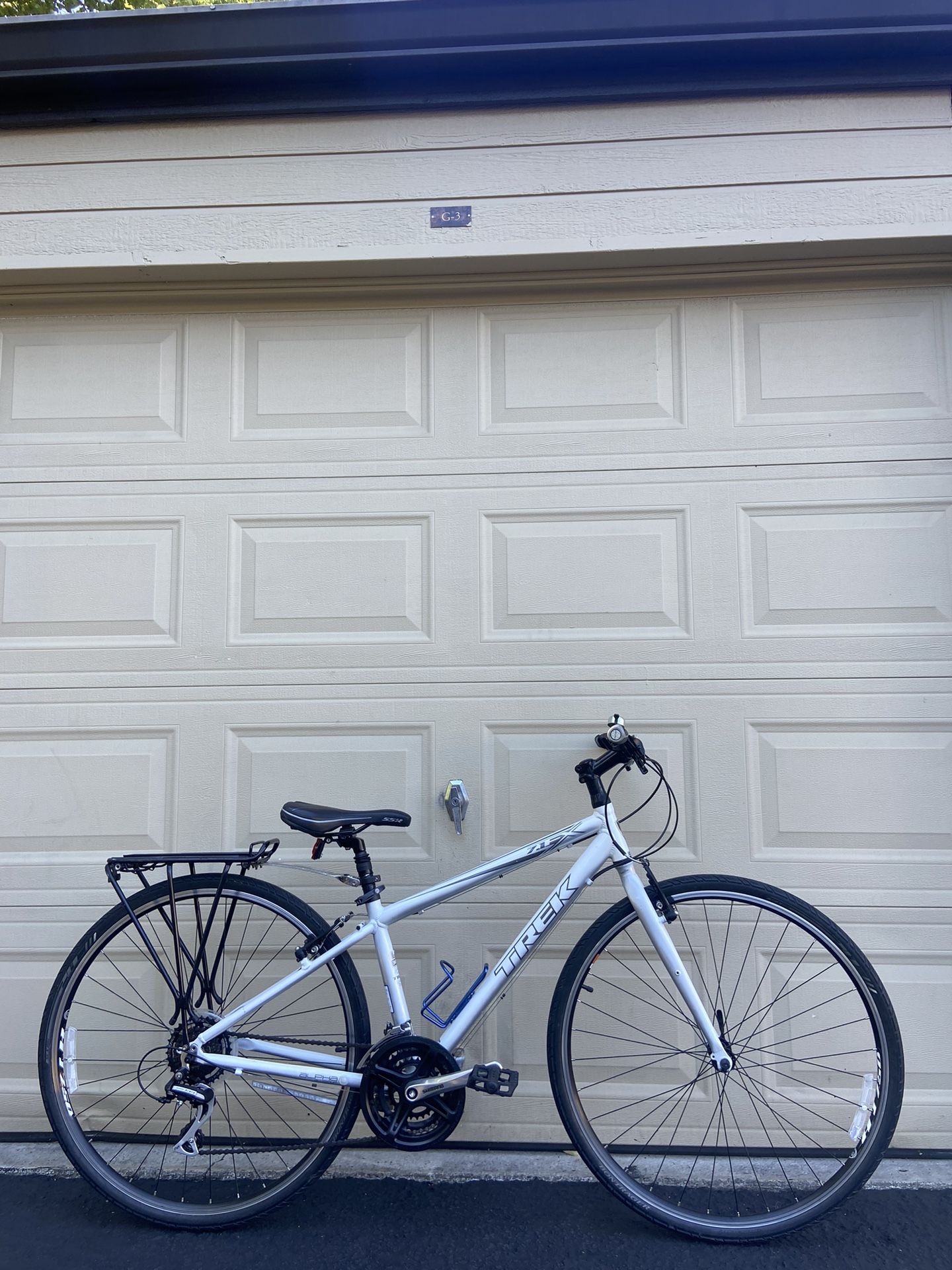 Trek FX 7.1 Hybrid Bike – 15” Frame – 700c – 21-Speed Bicycle Commuter