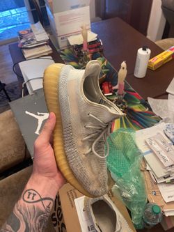 Yeezy White Cloud 350 Size 11