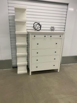 Dresser shelves set