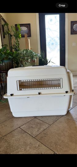 Medium dog carrier 26 long,15 width and 21 height