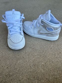 Jordan 1 Mid SE "White/Field Silver" Shoe-$25