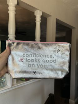 It Cosmetics Makeup Bag.