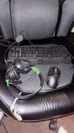 Razor keyboard and mouse w turtle beach headset