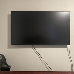 Samsung 50” Flat Screen Tv W/ Wall Mount