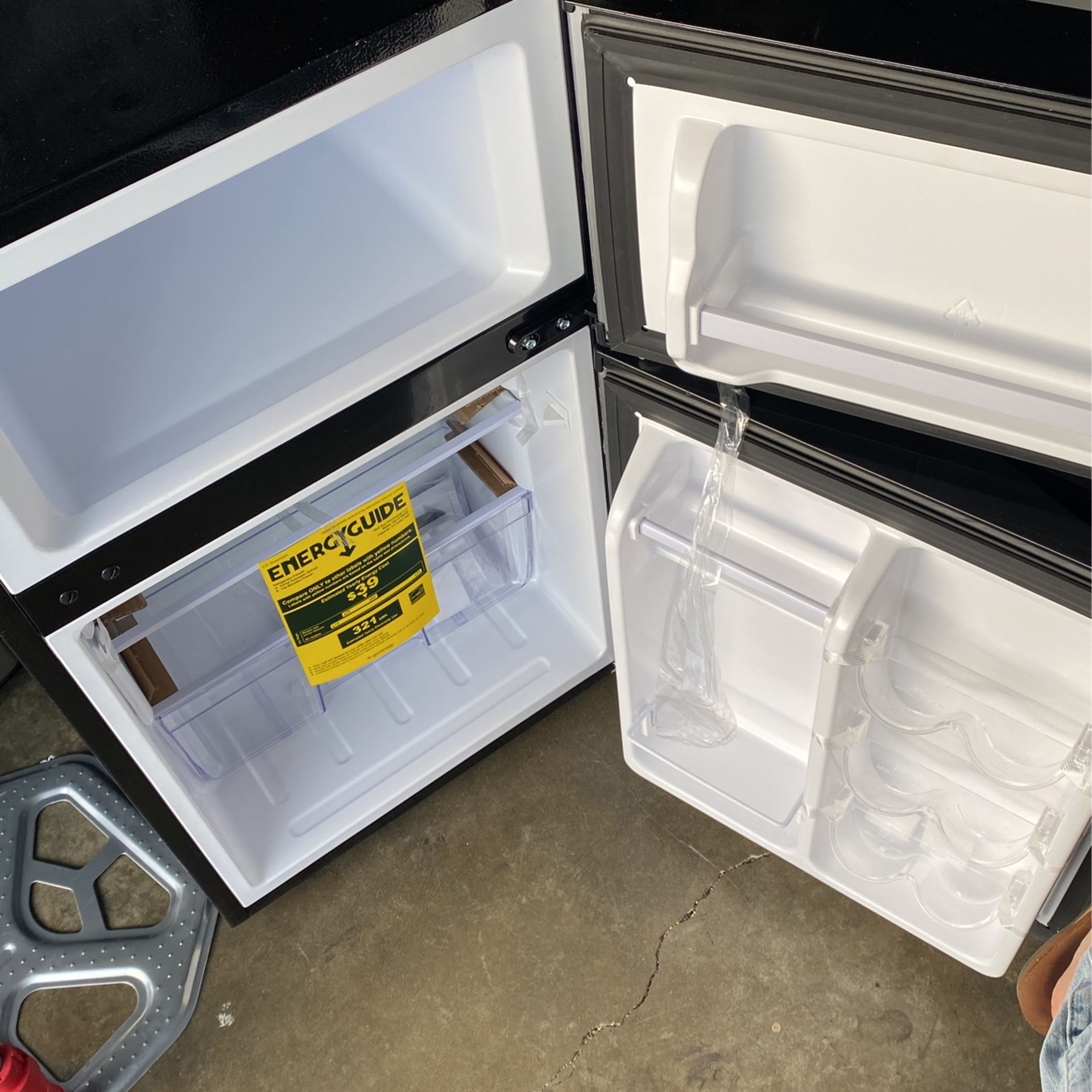 Insignia Mini Fridge for Sale in La Mirada, CA OfferUp