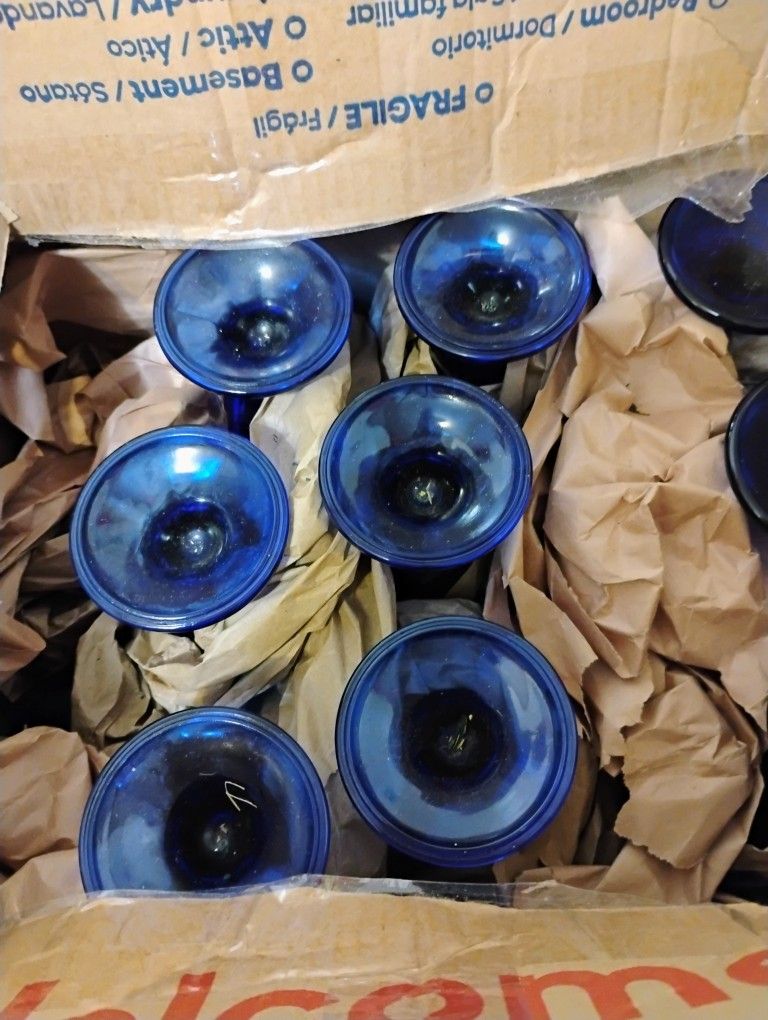 Cups.