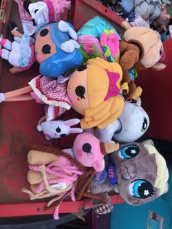 Pet shop and Lala loopsie dolls
