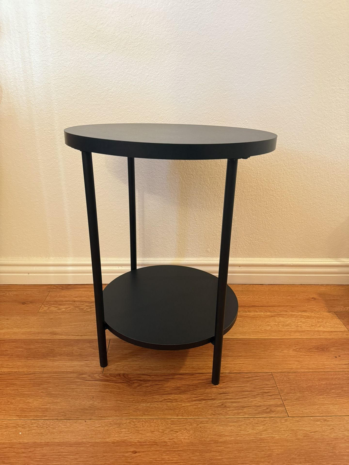 Round End table/ Nightstand