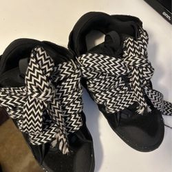 Black & White Laavin Curb Sneakers