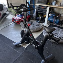 2022 3rd generation Peloton bike