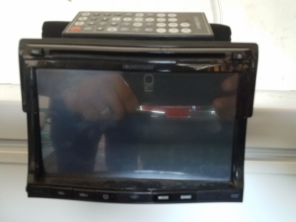 7" radio, usb, ad card and aux