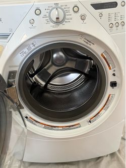 Whirlpool Duet Washer/ Dryer- White