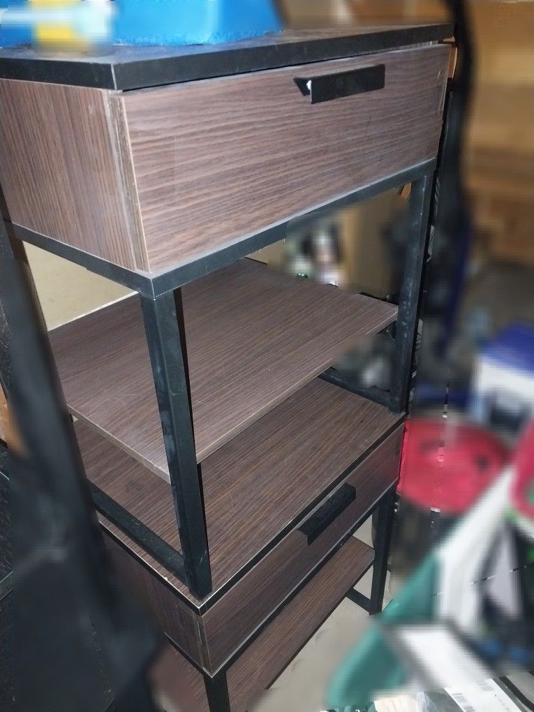 Nightstands/end Tables