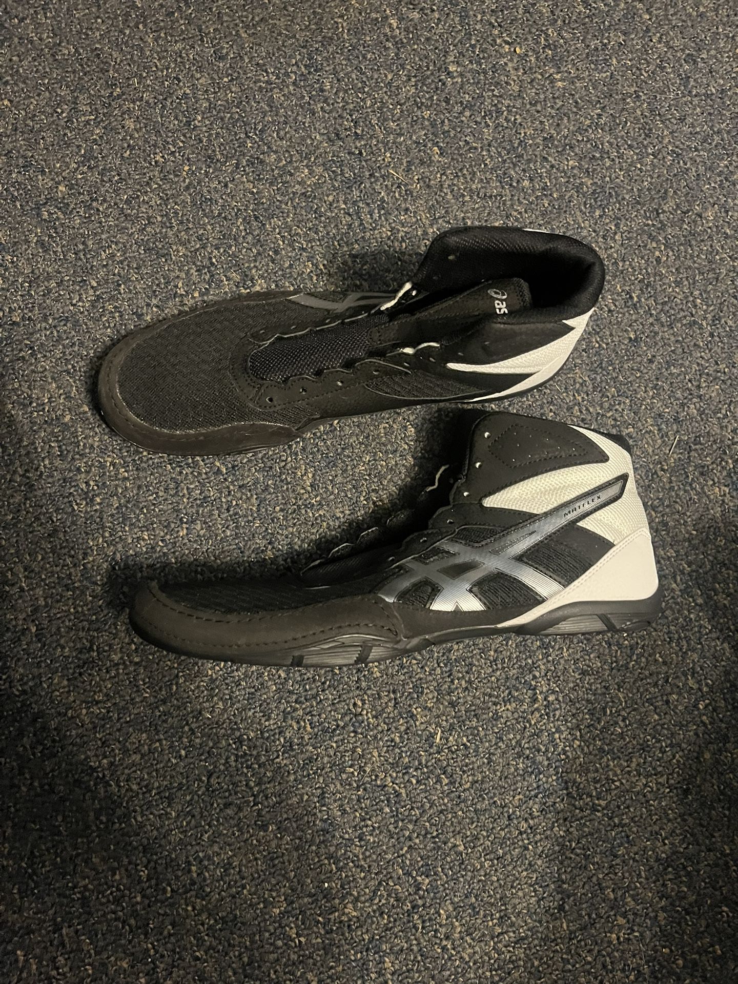 New Size 12 Men ASICS Wrestling Shoes