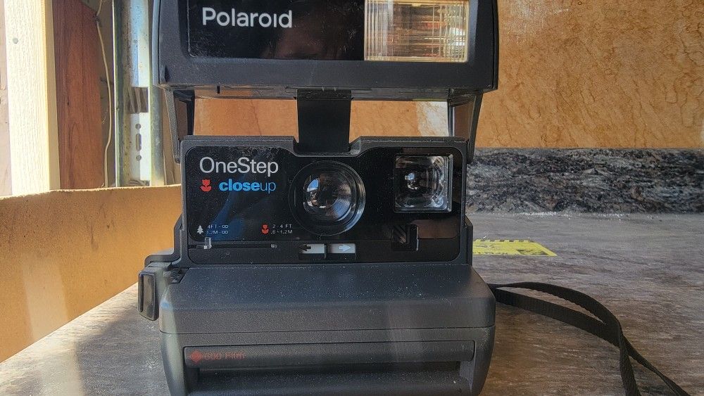 Polaroid - One Step - Close Up 600 - Instant Film Camera $25 OBO