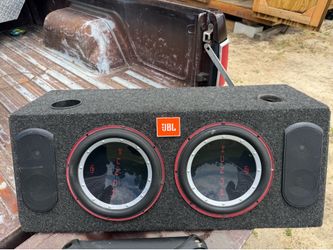 2 subs with side speakers  with as amp