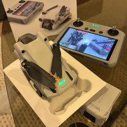 DJI Mini Pro 3 w/ rc2 controller