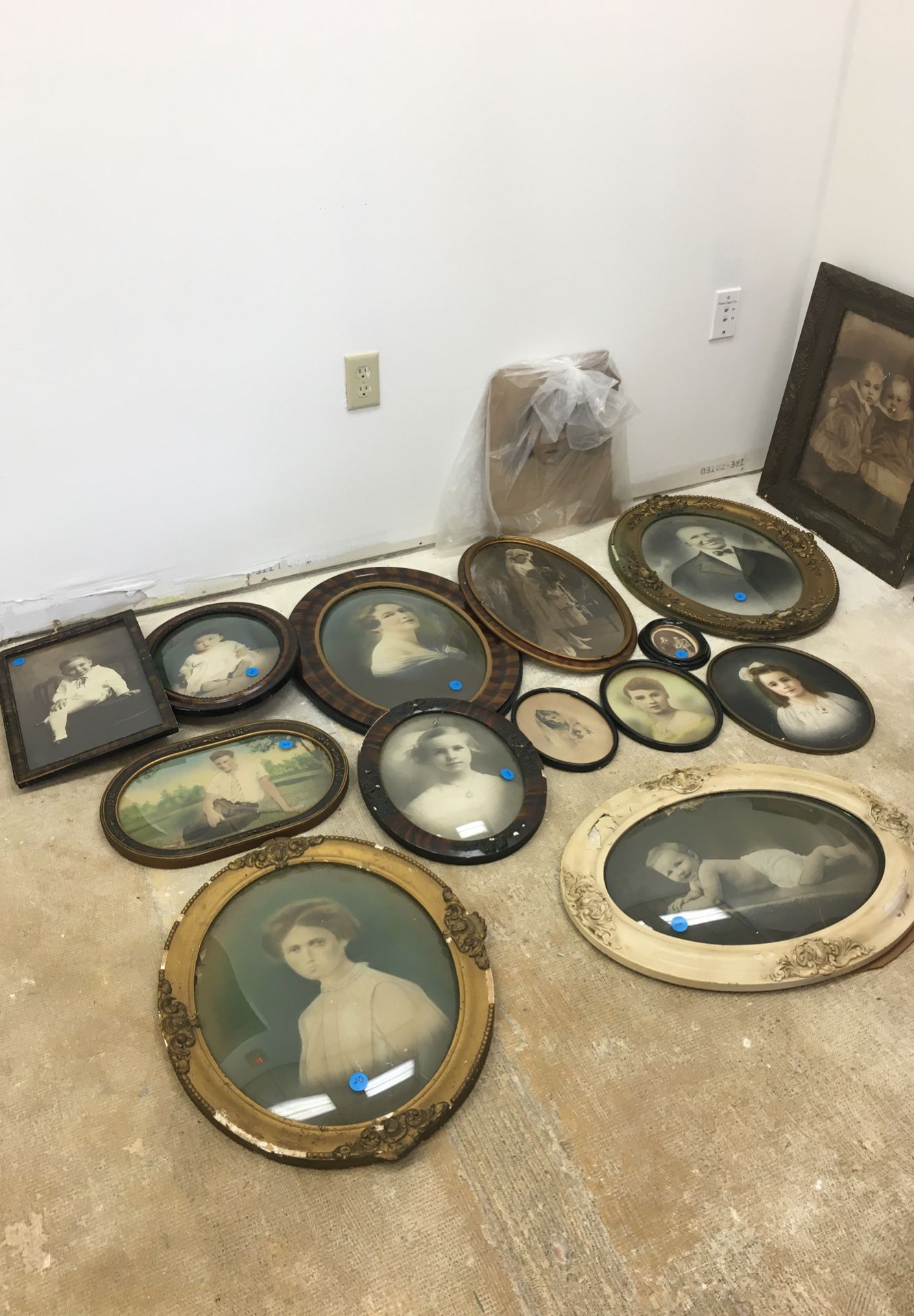 Lot of framed antique photos! Many with bubble glass!