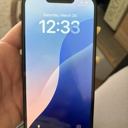 iPhone 16e With Case 