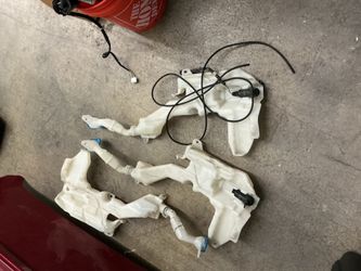 Windshield washer reservoir Honda crv 2017-2022