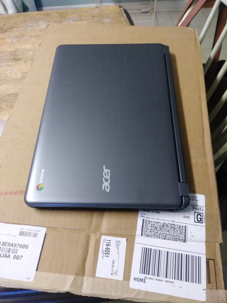 BRAND NEW- NEVER USED- ORIGINAL PACKAGING - Acer Chromebook 15.6"