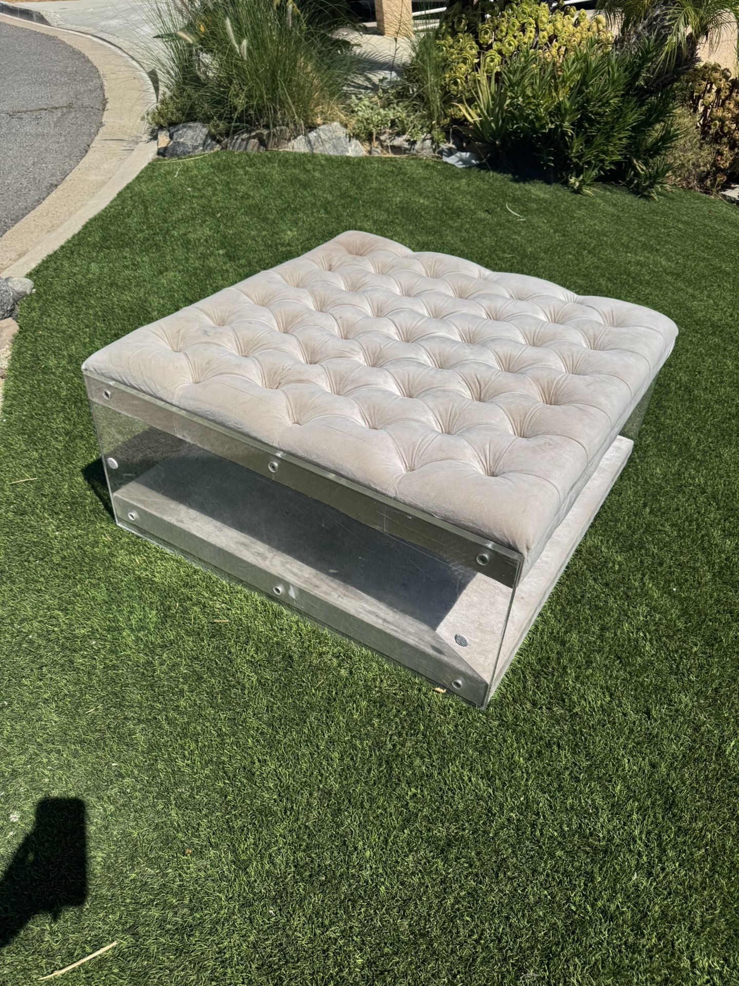 Coffee Table/Ottoman