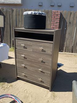 Dresser