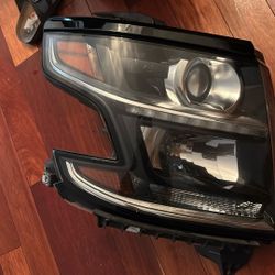 Headlight Assembly With Ds3 Bulbs Included