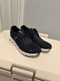 On Men’s Cloud 6 Size 9.5 shoes  *NO BOX NEVER WORN*