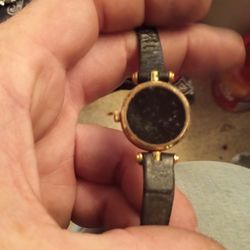 Gucci, Nixon, Seiko, And Have 20-100 Different Watches Some Is Parts Only Some Fully functional And Some Just Need New Bands Women And Mens Watches 