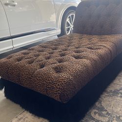 Chaise Lounger 