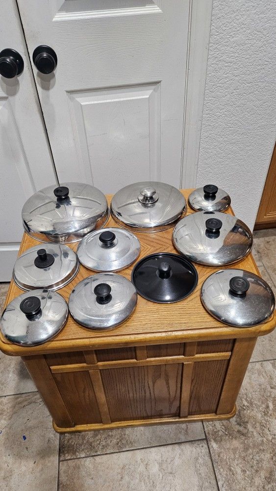 VARIOUS SIZE COOKING PAN LIDS 10 OF THEM