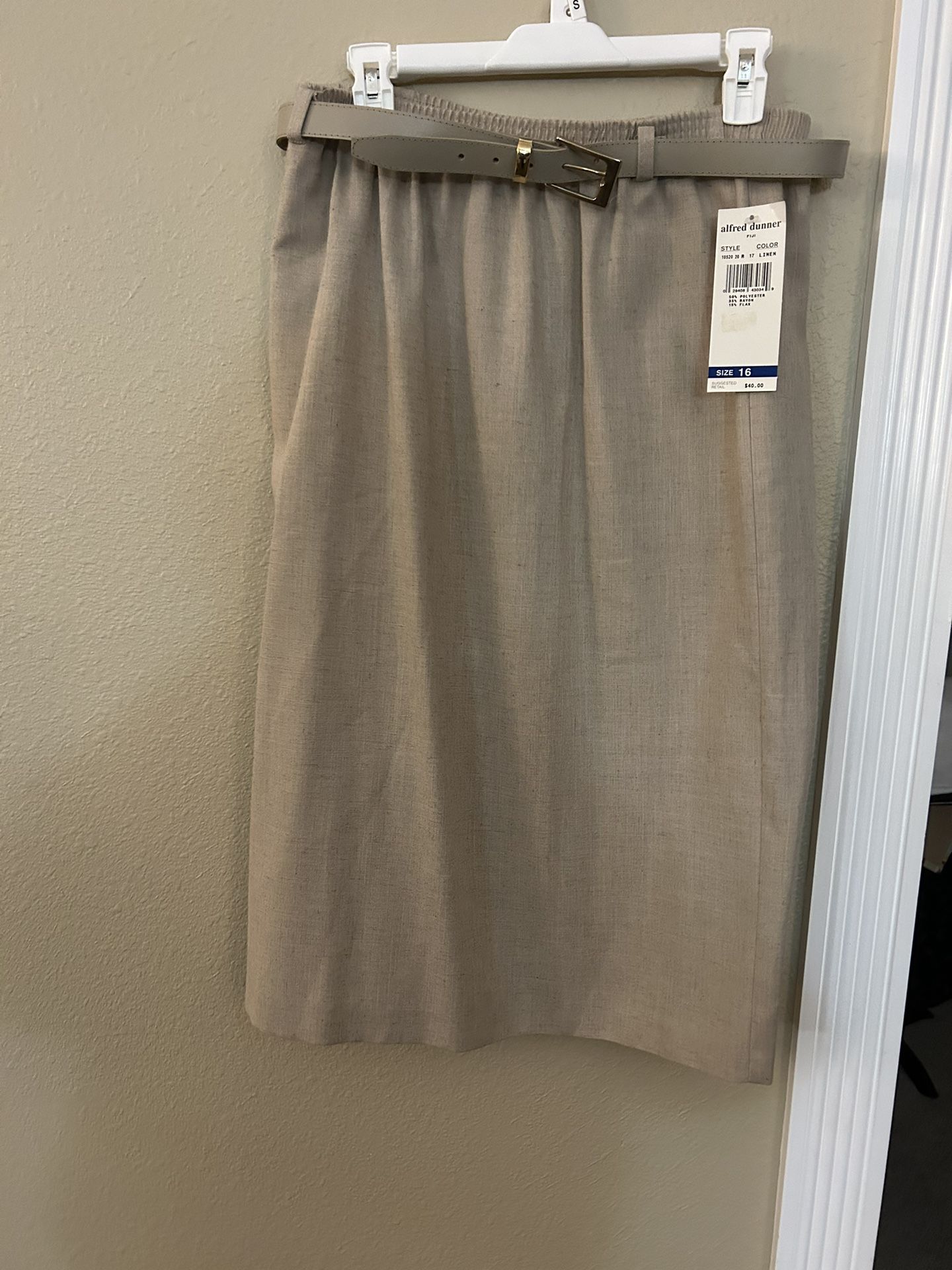 ALFRED DUNNER Women’s Pull-On Skirt w/ Belt, NWT, Size 16