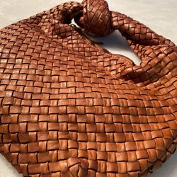  Bottega Veneta Jodie Hobo Style Genuine Italian Leather Handbag