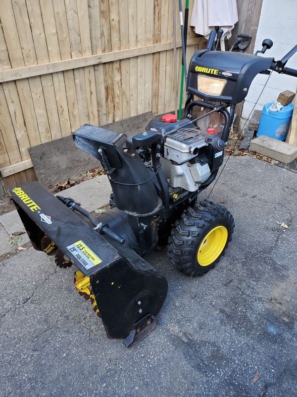 Snow Blower Brute 29 inch runs great for Sale in Smithfield, RI OfferUp