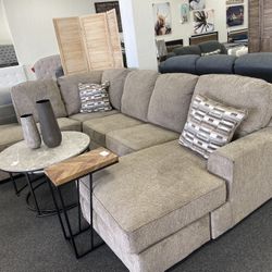 Sectional Sofa With Chaise 