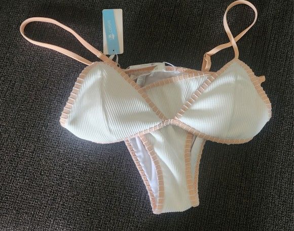 *NEW* Ladies Cupshe Bathing Suit Bikini Sz Large 