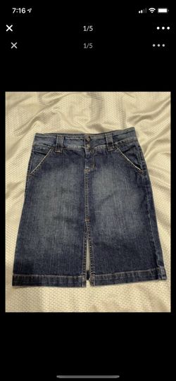 Arden B skirt size 4 denim jean 20 inches from the top of the ways to the hem