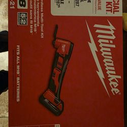 Milwaukee M18 Multi Tool Starter Kit