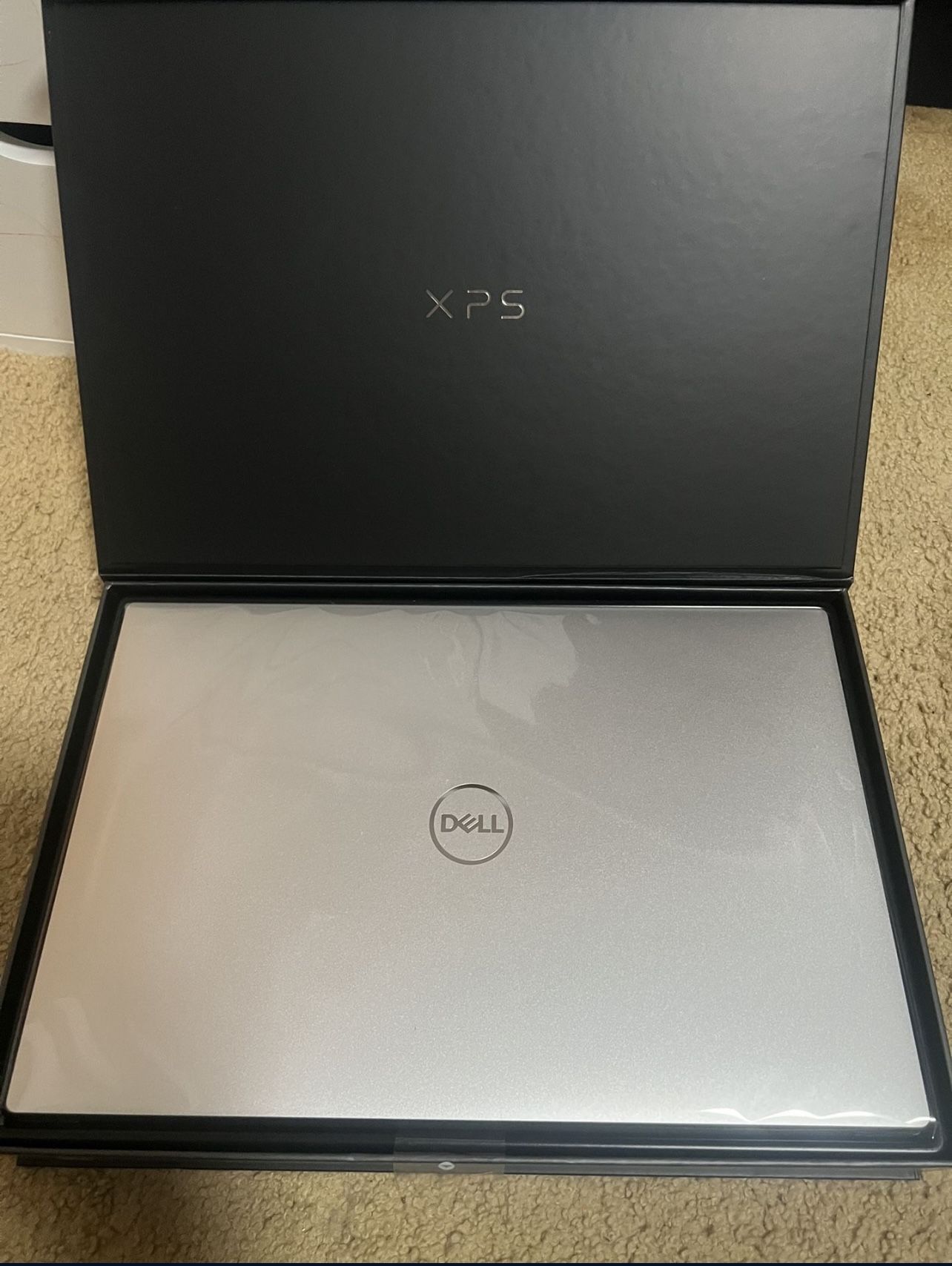 Dell XPS 15 9520 Laptop 15.6"FHD 60Hz Intel i9-12900HK 1TB SSD 32GB RAM