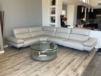 Modern Copenhagen Modular leather couch w/ end Recliners and USB ports